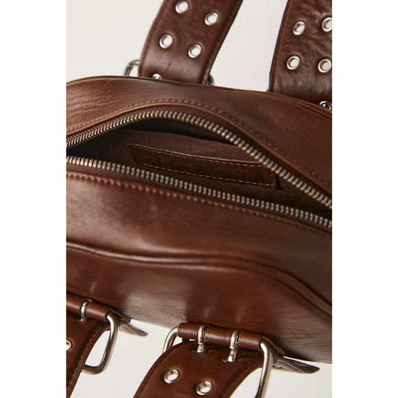 Free People Espresso Brown Soft Leather Roud Rivets Zip Lined Say Yes Bag NWT - Picture 4 of 4
